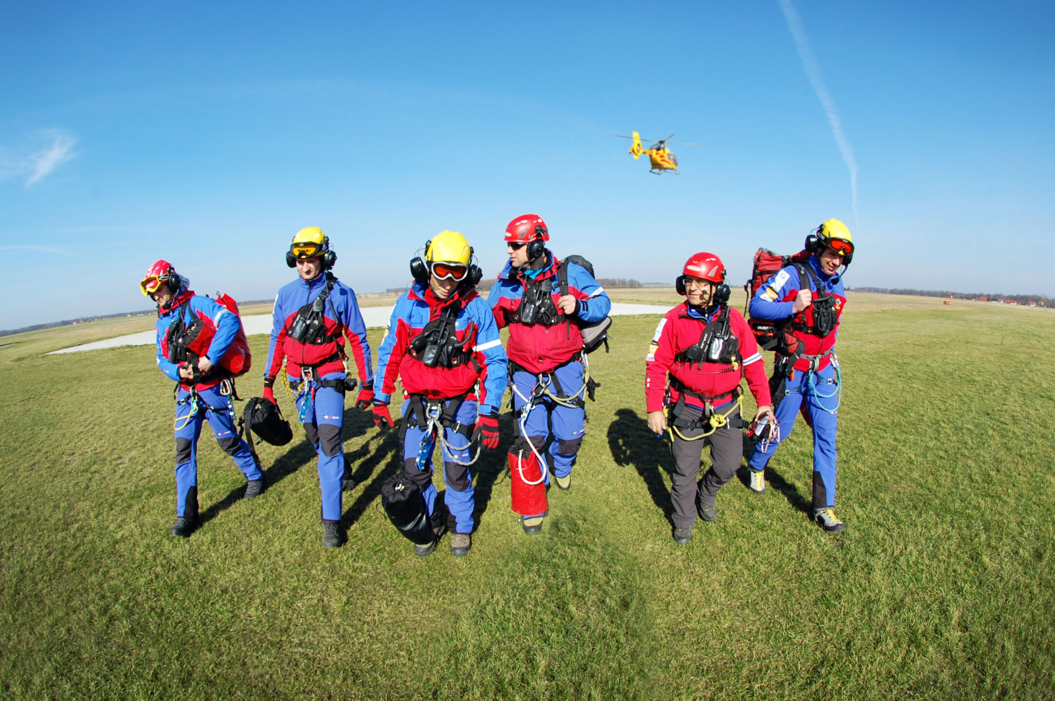 Zdjęcie przedstawiające: Dostawa zestawów kasków śmigłowcowych - 1.12.2025